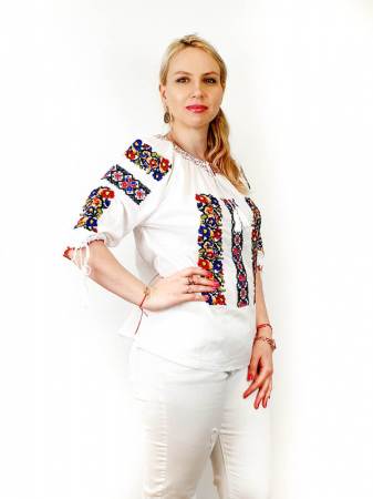 Ie traditionala Laura 6 [1]