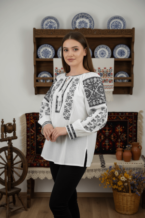 Ie Traditionala Mariuca 2 [1]