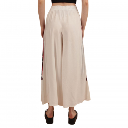 Pantaloni albi de vara cu broderie rosie [4]