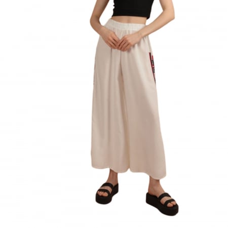 Pantaloni - Pantaloni albi de vara cu broderie rosie
