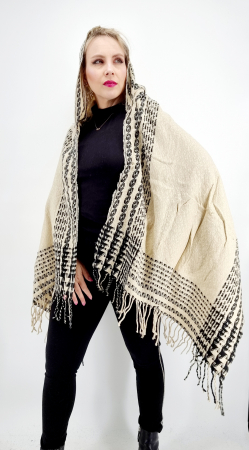Poncho dama cu gluga crem 2 [5]