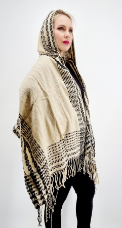 Poncho dama cu gluga crem 2 [4]