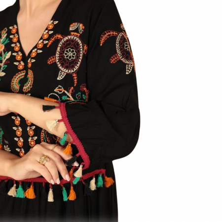 Rochie de damă cu ciucuri brodate din țesătură de viscoză - negru [1]