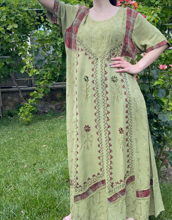 Rochie Lunga Brodata Miuta 106 [1]