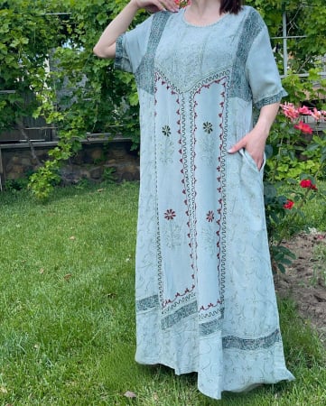 Рокли с бродерия - Дълга бродирана рокля Miuta 107