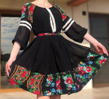 Елегантни рокли - Rochie Traditionala Neta