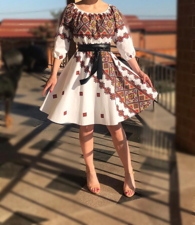 Елегантни рокли - Rochie Traditionala Laura 5