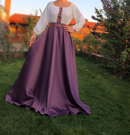 Елегантни рокли - Rochie stilizata cu motive traditionale lunga Margareta