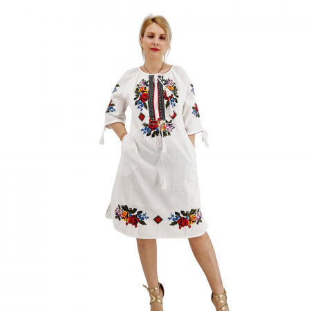 Рокли с бродерия - Rochie Traditionala Eleftheria