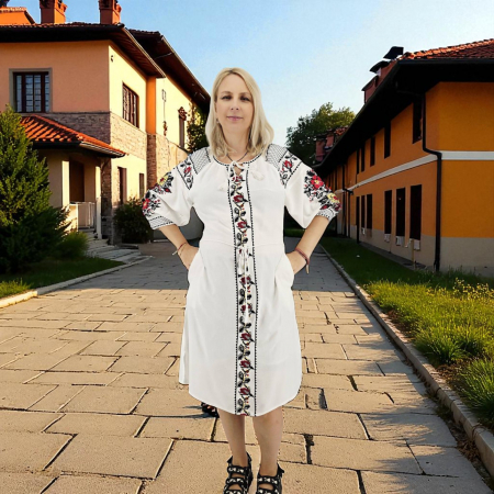 Рокли с бродерия - Традиционна рокля с бродерия Дафина