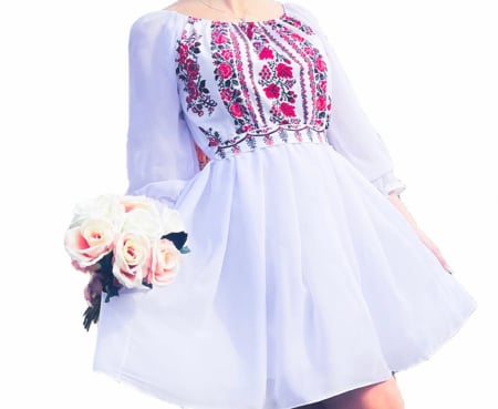 Елегантни рокли - Rochie Traditionala Elena 14