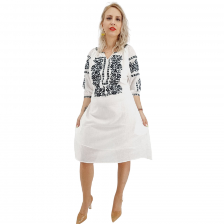 Рокли с бродерия - Rochie Traditionala Petronela 3