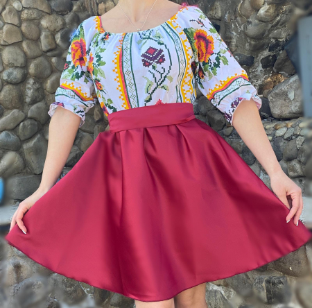 Rochii Elegante - Rochie Traditionala stilizata cu motive florale Maria