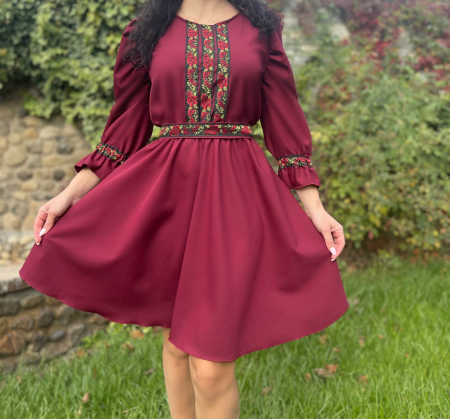 Rochie Traditionala Trandafira [7]