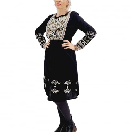 Рокли с бродерия - Rochie Traditionala Vivi 4