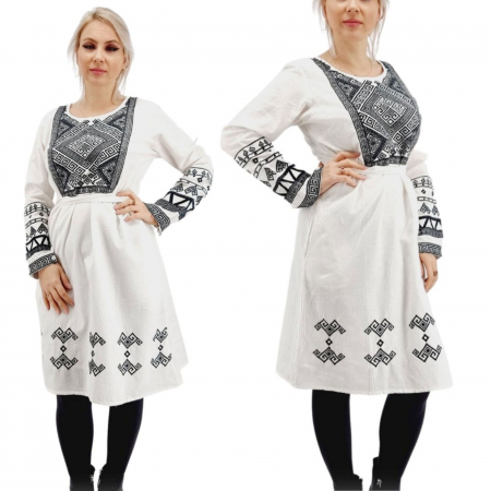 Рокли с бродерия - Rochie Traditionala Vivi