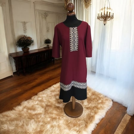 Елегантни рокли - Rochie stilizata traditional Nutica