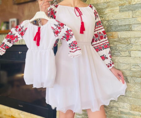 Rochita stilizata cu motive traditionale Elina [1]