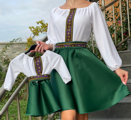 Rochita stilizata cu motive traditionale Margareta 2 [1]