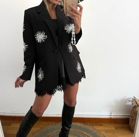 Sacou negru elegant cu aplicatii stralucitoare [1]