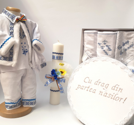 Set botez - Set Botez Traditional Raul 13 – 4 piese / costumas, lumanare, cufar brodat, trusou brodat