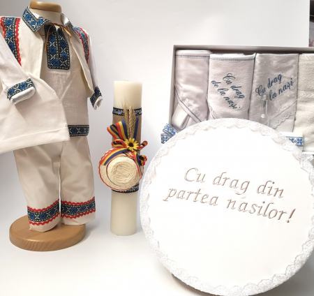 Set botez - Set Botez Traditional Adi 5 – 4 piese / costumas, lumanare, cufar brodat, trusou botez Traditional