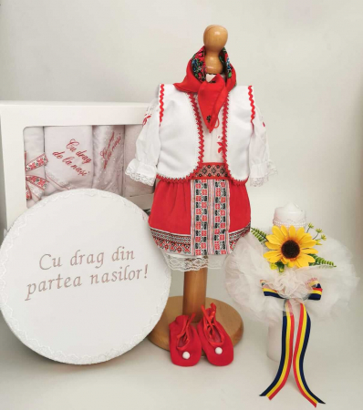 Set botez - Set Botez Traditional Muna 14 - 4 piese / costumas, lumanare, trusou si cufar
