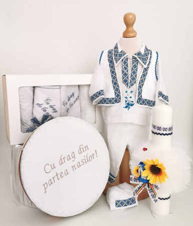 Set botez - Set Botez Traditional Raul 22 – 4 piese / costumas, lumanare, cufar brodat, trusou brodat