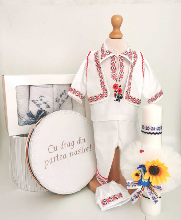 Set botez - Set Botez Traditional Raul 23 – 4 piese / costumas, lumanare, cufar brodat, trusou brodat