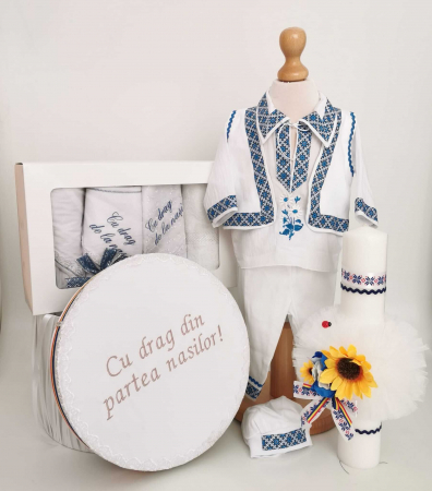 Set botez - Set Botez Traditional Raul 27 – 4 piese / costumas, lumanare, cufar brodat, trusou brodat