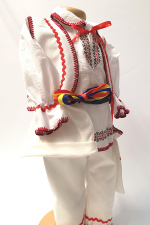 Set Costum National pentru baieti Victoras 6: lumanare , trusou si cutie botez traditional [2]