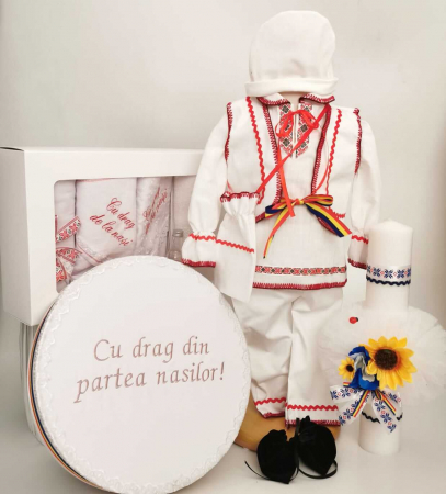 Set botez - Set Costum National pentru baieti Victoras 8: lumanare , trusou si cutie botez traditional