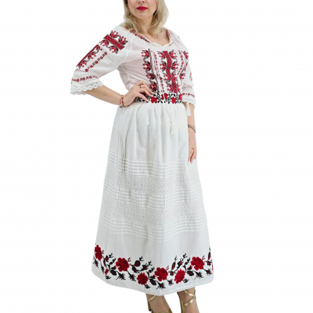 Set stilizat traditional format din ie si fusta 18 [4]