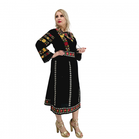 Set stilizat traditional format din ie si fusta 19 [5]