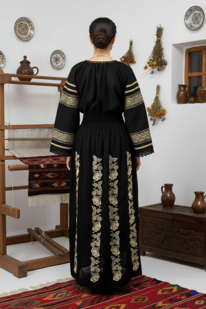 Традиционен дамски комплект Копринено цвете 2 [1]