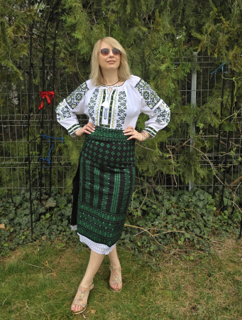 Традиционен дамски комплект, състоящ се от 3 части - Афродита 2 [1]