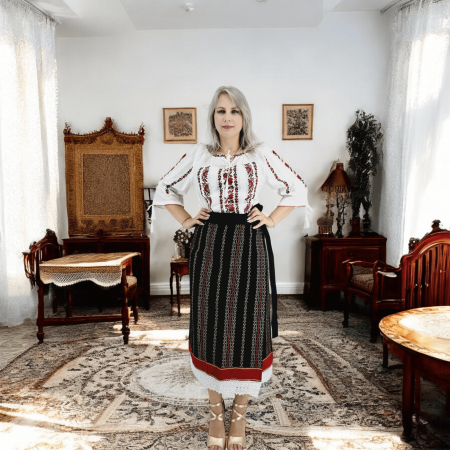 Costume populare - Set traditional format din catrinta , brau si ie - Hera 2