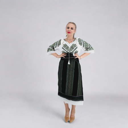 Set traditional format din catrinta si brau Ariel [4]