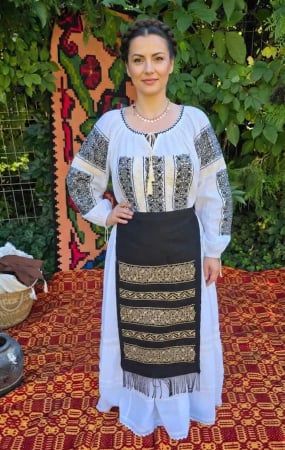 Femei - Set traditional format din ie , fusta 98