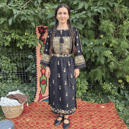 Femei - Set traditional format din ie , fusta 86