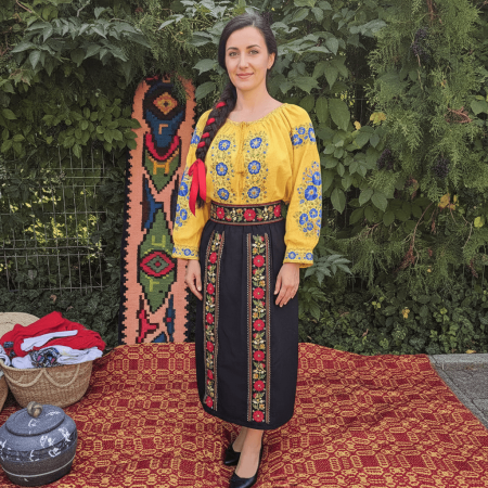 Femei - Set traditional format din ie , fusta 92