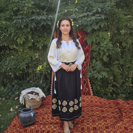 Femei - Set traditional format din ie , fusta 93