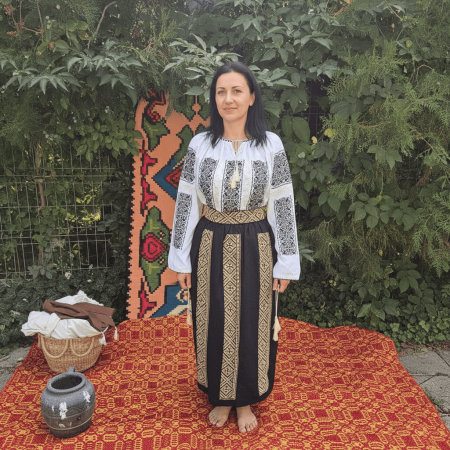 Femei - Set traditional format din ie , fusta 95
