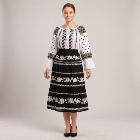 Pachete Traditionale - Set traditional format din ie si fusta 163