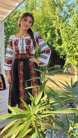 Pachete Traditionale - Set traditional format din ie si fusta 171