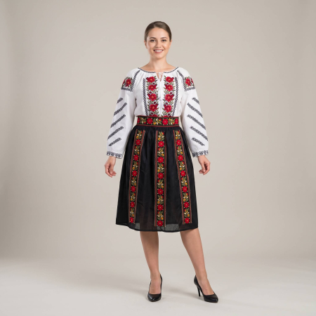 Pachete Traditionale - Set traditional format din ie si fusta 197
