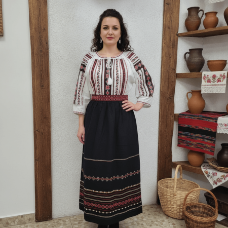 Pachete Traditionale - Set traditional format din ie si fusta 220