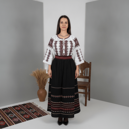 Pachete Traditionale - Set traditional format din ie si fusta 229