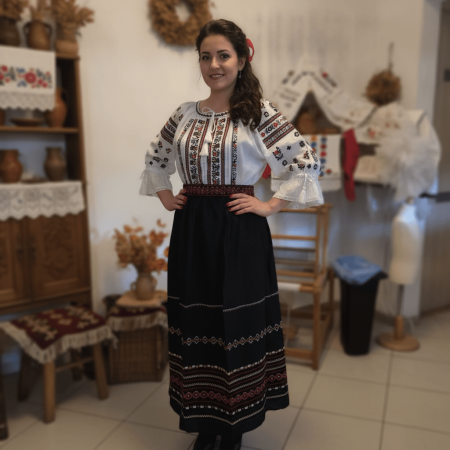 Pachete Traditionale - Set traditional format din ie si fusta 237