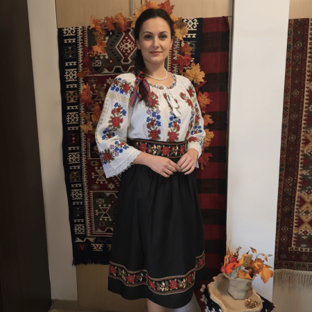 Pachete Traditionale - Set traditional format din ie si fusta 247